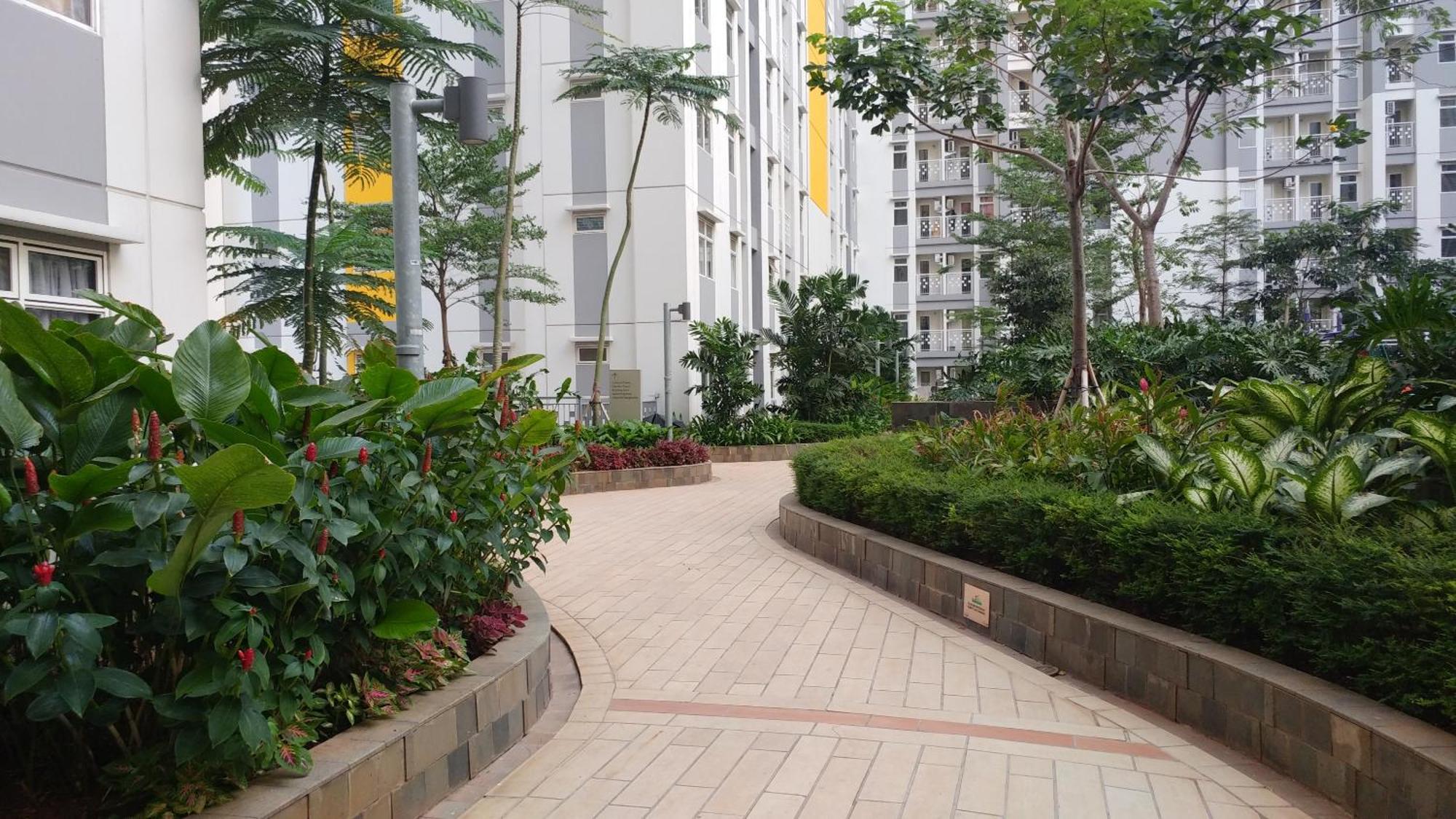 Modern And Comfortable Studio Apartment Springlake Summarecon Near Summarecon By Travelio Bekasi Exterior foto