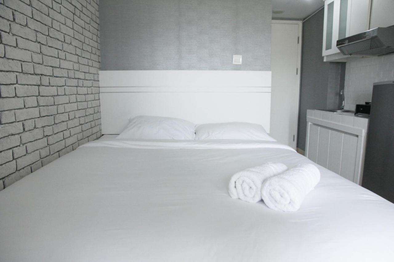 Modern And Comfortable Studio Apartment Springlake Summarecon Near Summarecon By Travelio Bekasi Exterior foto