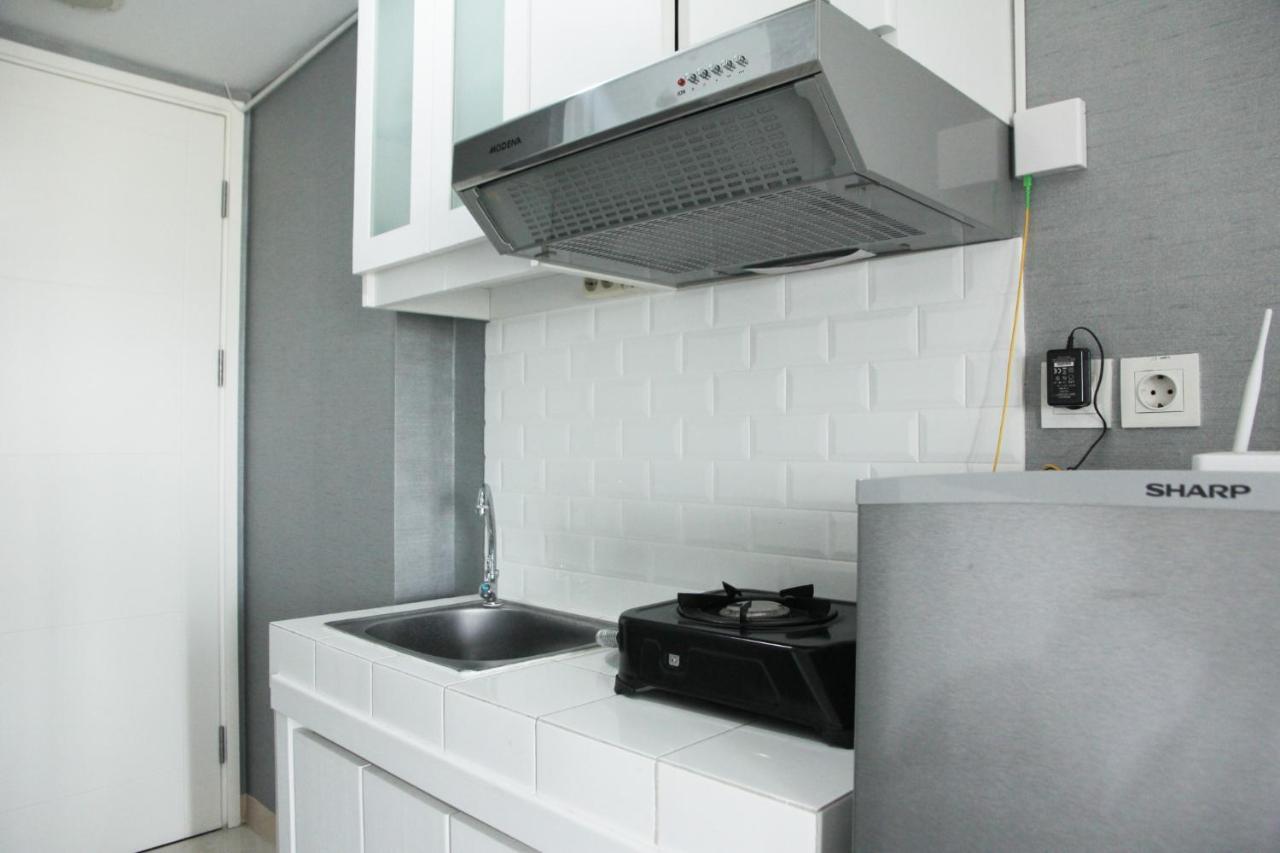 Modern And Comfortable Studio Apartment Springlake Summarecon Near Summarecon By Travelio Bekasi Exterior foto