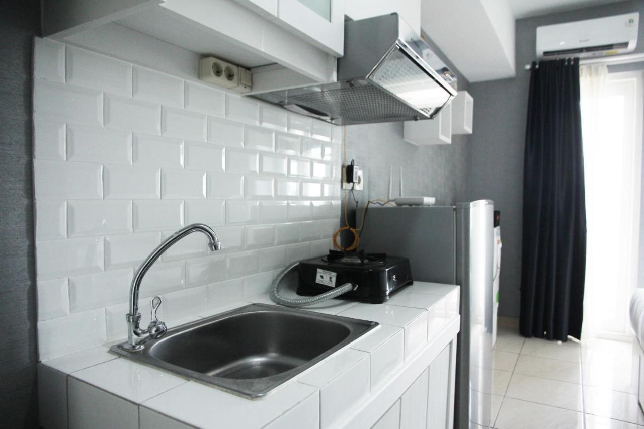 Modern And Comfortable Studio Apartment Springlake Summarecon Near Summarecon By Travelio Bekasi Exterior foto